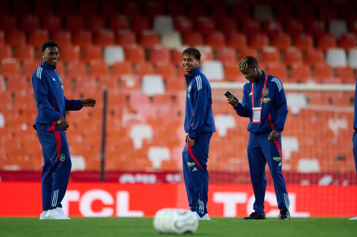 Lamine Yamal, Nico Williams and Samuel Omorodion of Spain during the UEFA Nations League quarterfinal leg two match between Spain and Netherlands